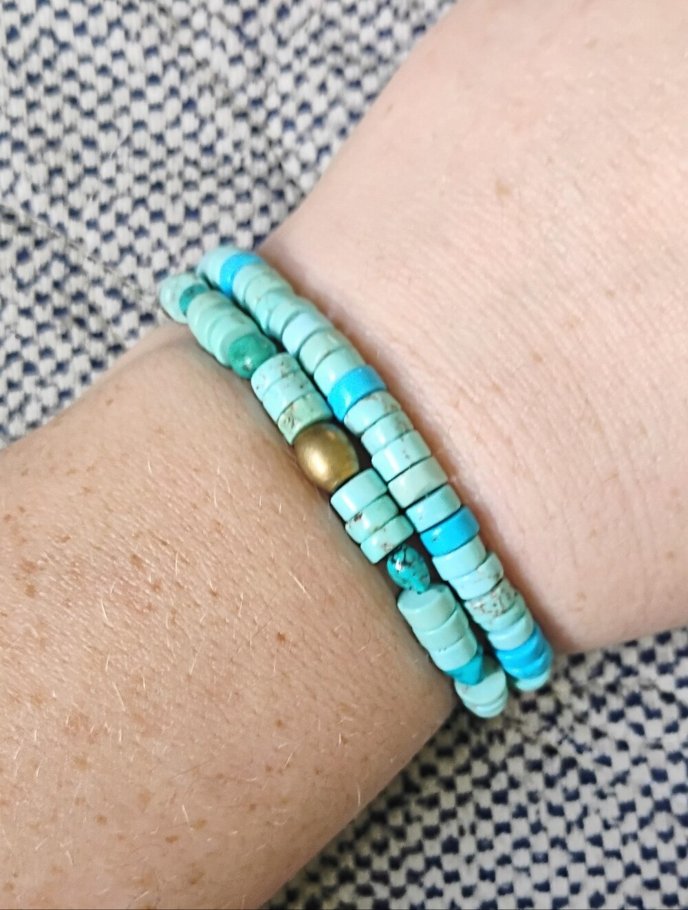 Handmade Two Tone Heishi Turquoise Bracelet - Picture 5 of 6